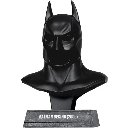 PREVENTA McFarlane Toys DC Direct Batman Begins Cowl Prop Replica 1:3 Scale