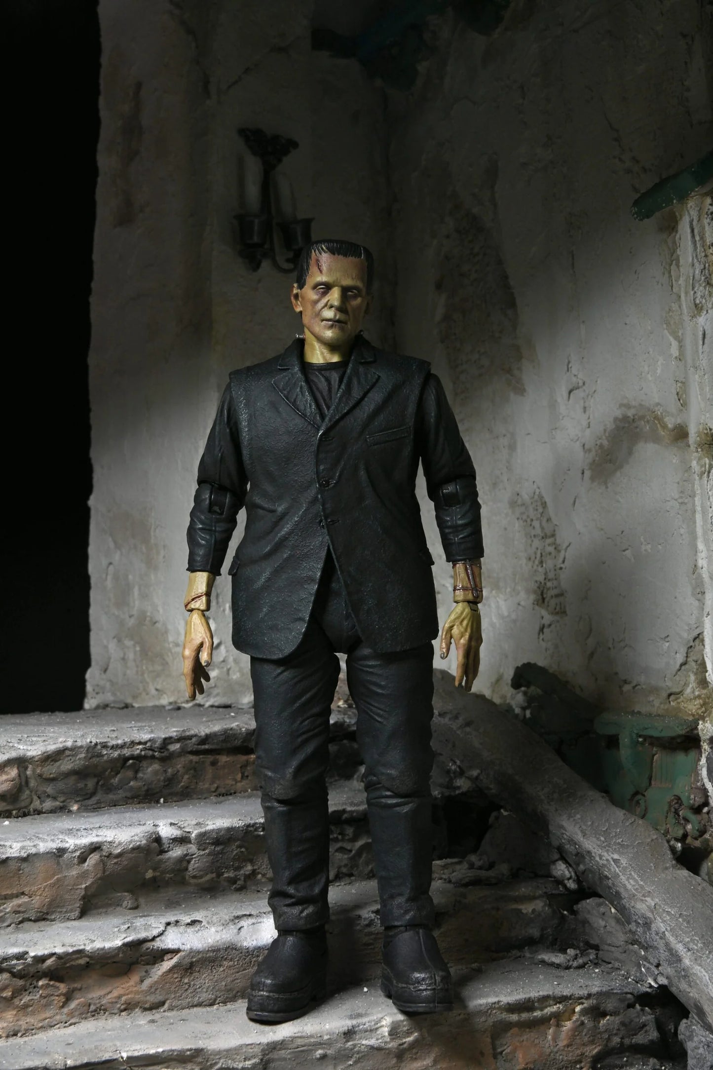 NECA Universal Monsters: Ultimate Frankenstein