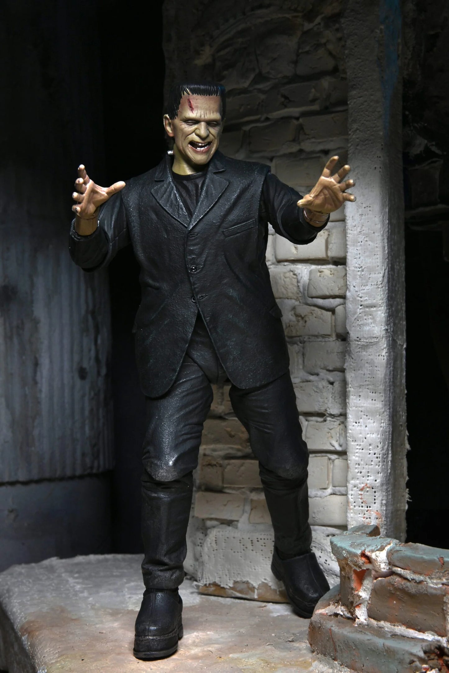 NECA Universal Monsters: Ultimate Frankenstein