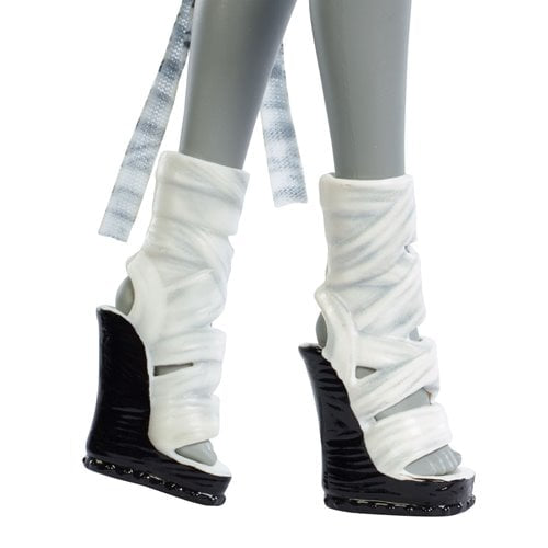 Mattel Monster High: Cleo De Nile G1 Reel Drama