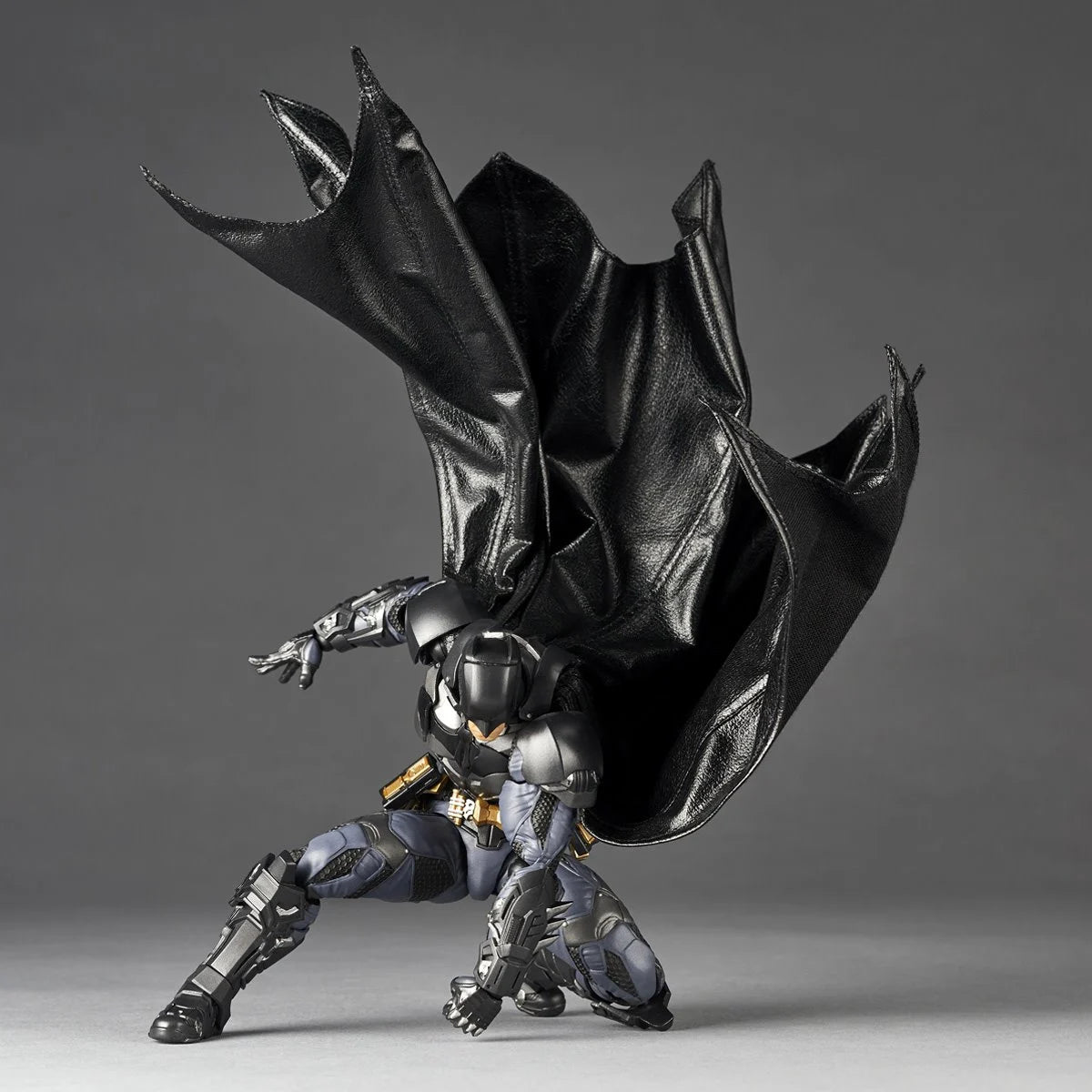 Kaiyodo Revoltech Amazing Yamaguchi: Batman Arkham Knight Action Figure — imagen 6