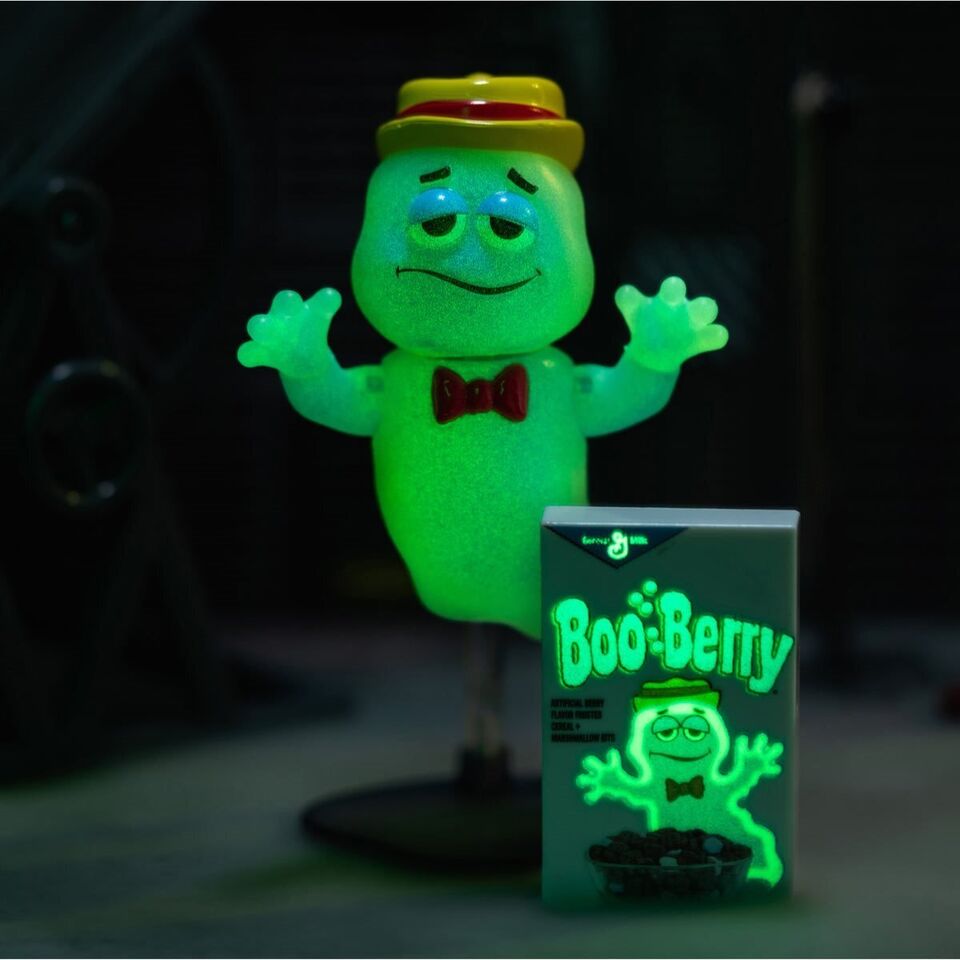 Jada Toys General Mills Monster Cereals: Boo Berry Glows in the Dark