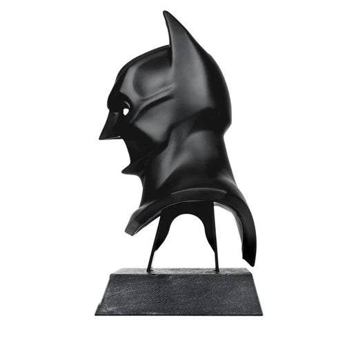 PREVENTA McFarlane Toys DC Direct Batman Begins Cowl Prop Replica 1:3 Scale