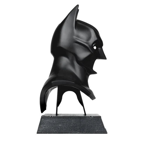 PREVENTA McFarlane Toys DC Direct Batman Begins Cowl Prop Replica 1:3 Scale