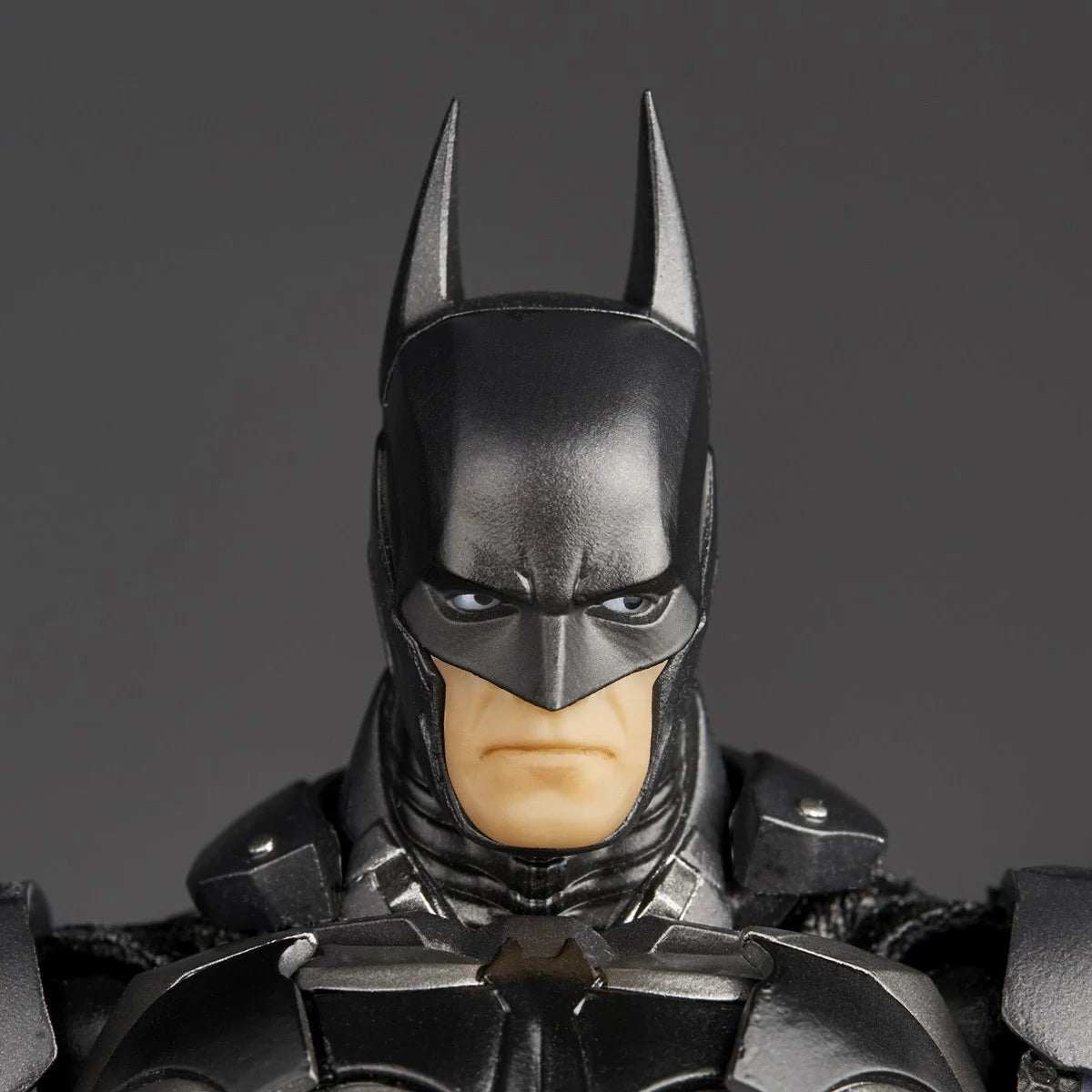 Kaiyodo Revoltech Amazing Yamaguchi: Batman Arkham Knight Action Figure — imagen 17