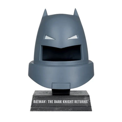 PREVENTA McFarlane Toys Dc Direct Prop Replica Batman Dark Knight Returns: Armored Batman Cowl 1:3 Scale