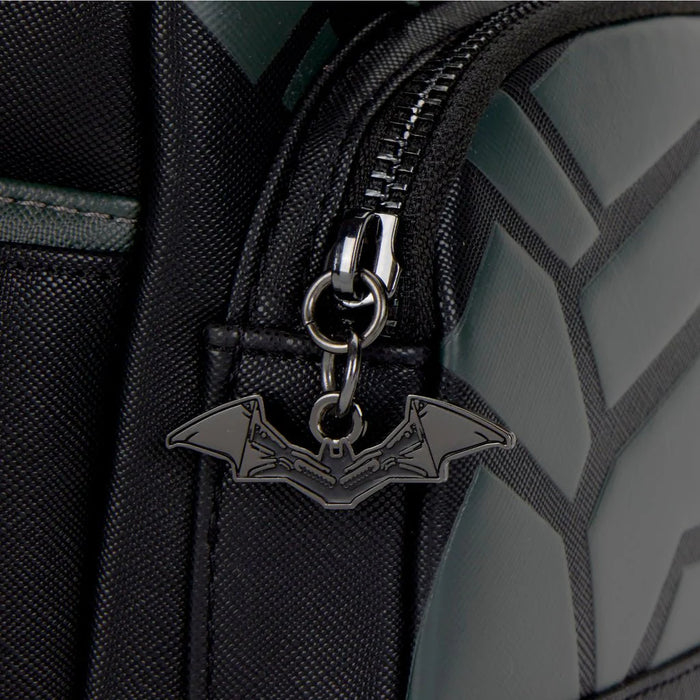 PREVENTA Loungefly The Batman Cosplay Mini-Backpack